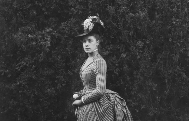 black and white photo of Alice Austen