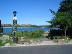 Grand Ferry Park