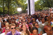 Whitney Houston live on Good Morning America 