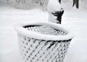 Snowy trashcan 