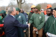 Mayor Bloomberg Thanks Park Workers 